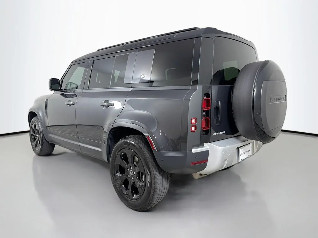 Used 2024 Gray Land Rover S image 7