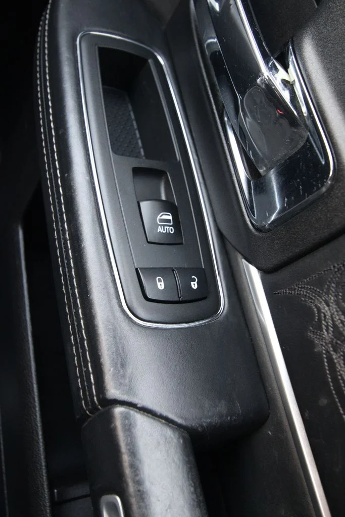 Used 2016 Black Ram Laramie Longhorn image 25