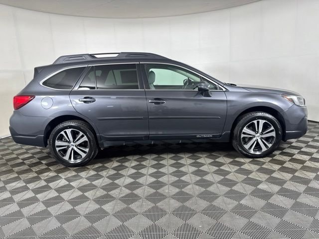 Used 2018 Gray Subaru 2.5i image 2