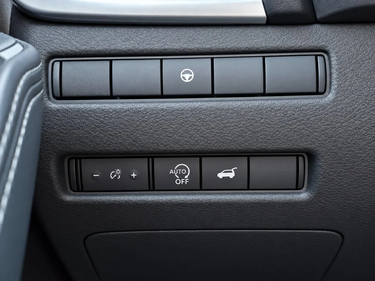 Used 2025  Nissan SV image 28