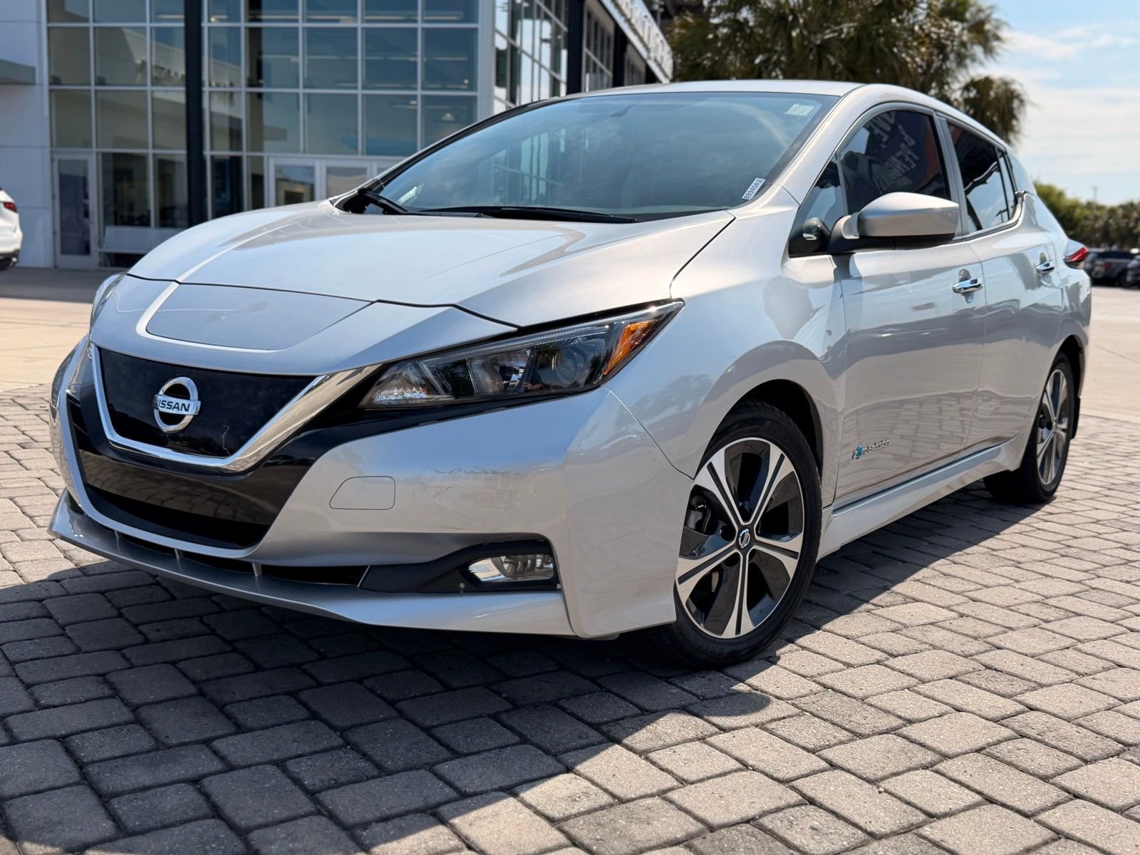 2018 Nissan Leaf SV's photo