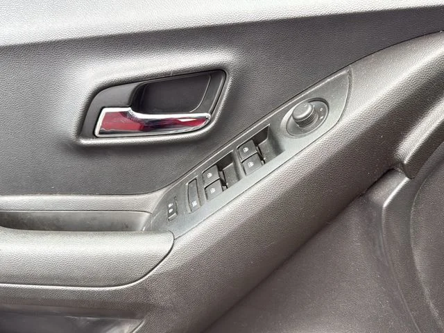 Used 2019 Red Chevrolet Premier image 28