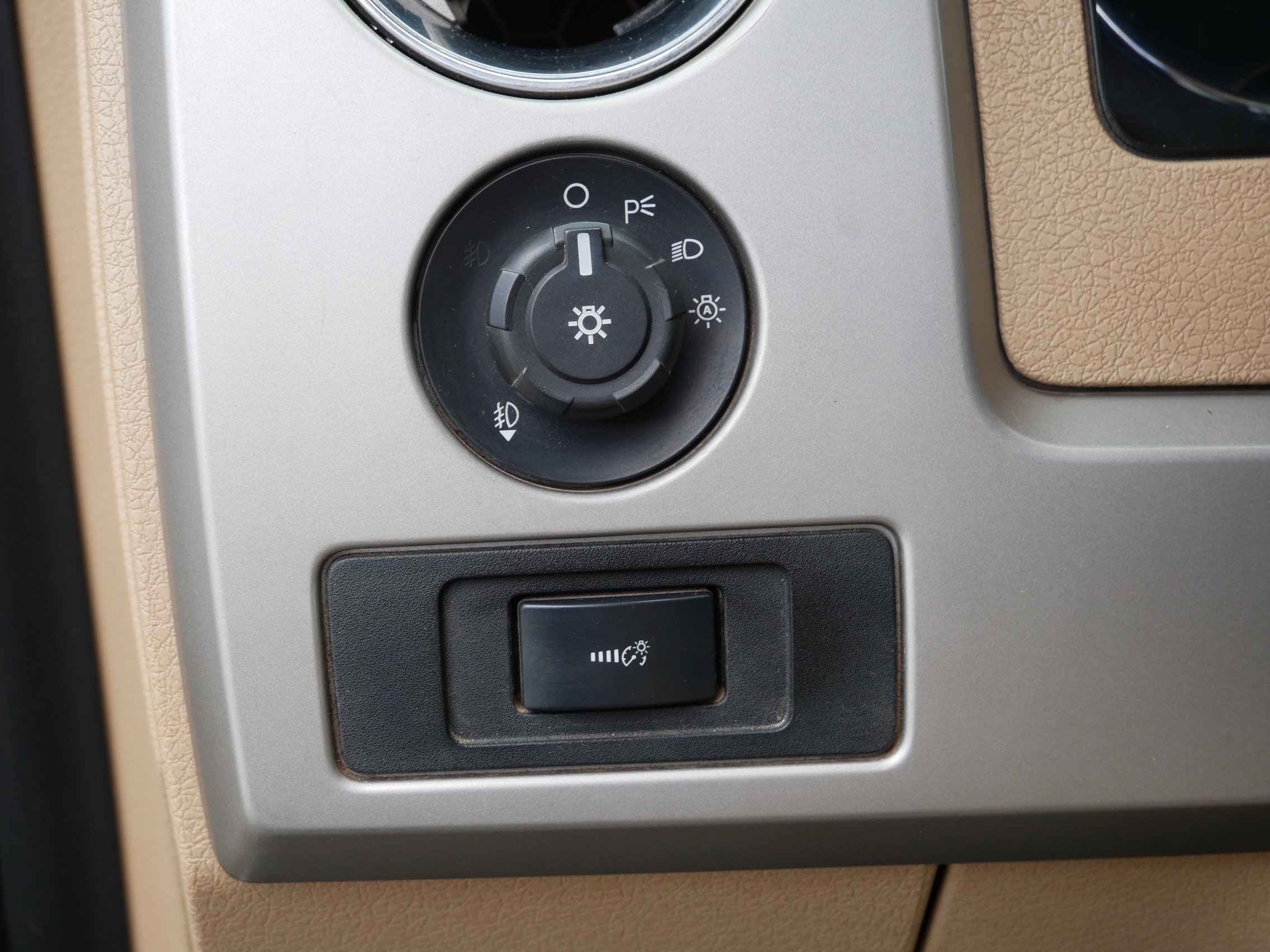 Used 2011 Black Ford Lariat image 20