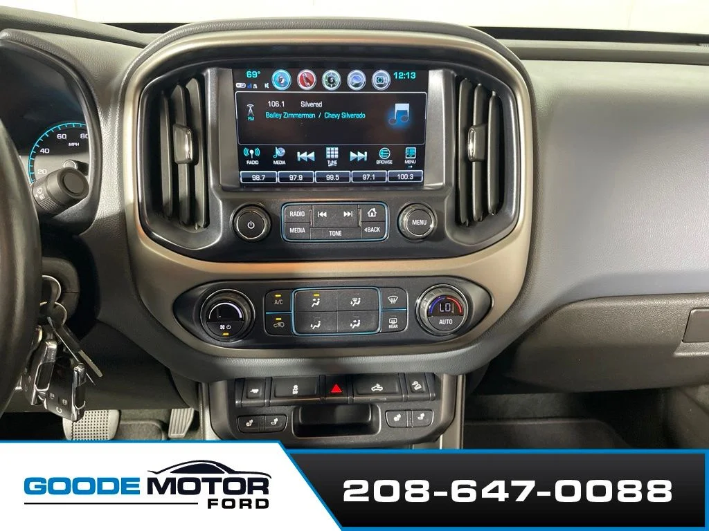 Used 2018 Red Chevrolet Z71 image 16