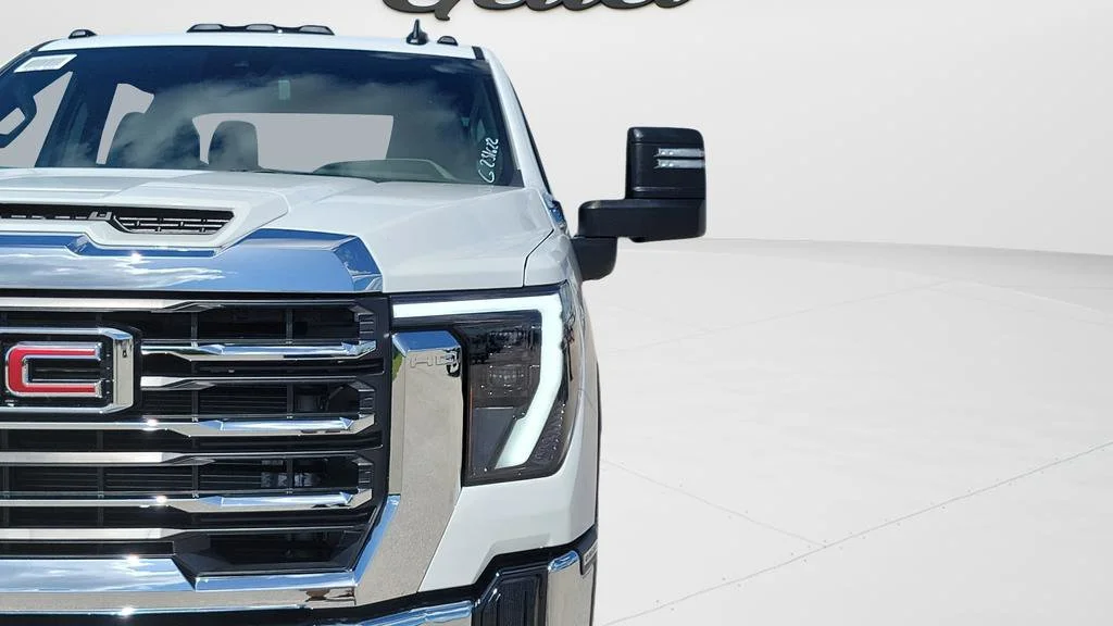 New 2026 Summit White GMC SLE image 9