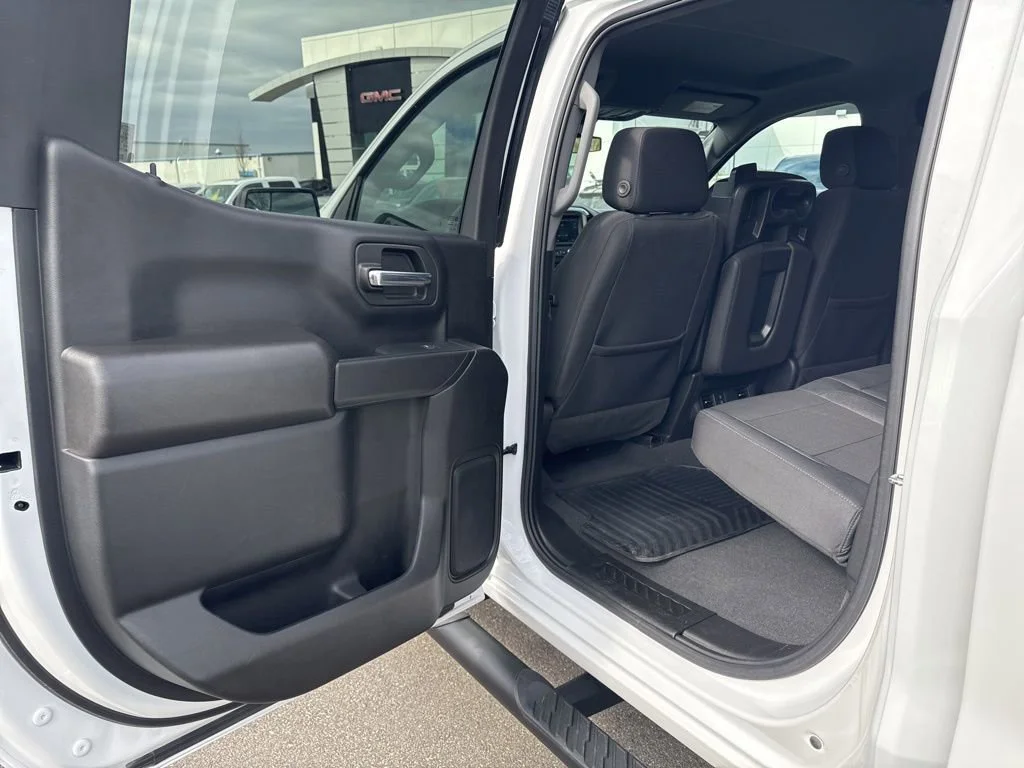Used 2024 Summit White Chevrolet Custom image 25