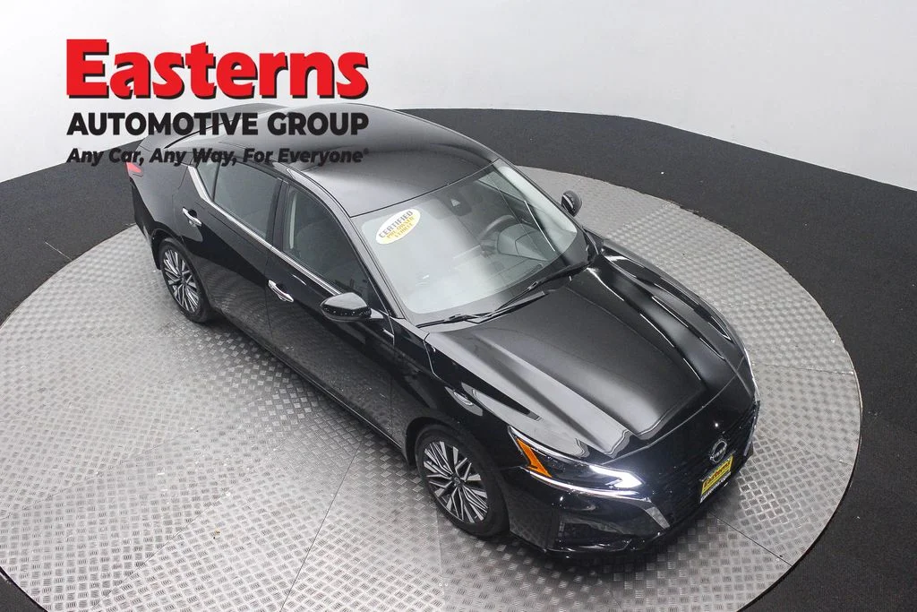 Used 2023 Black Nissan 2.5 SV image 3