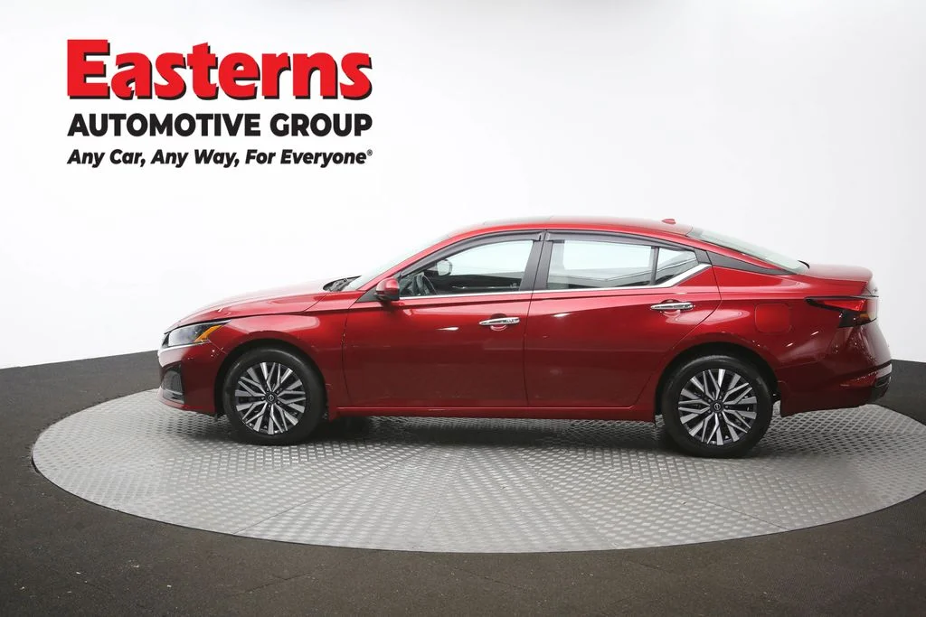 Used 2023 Red Nissan 2.5 SV image 59