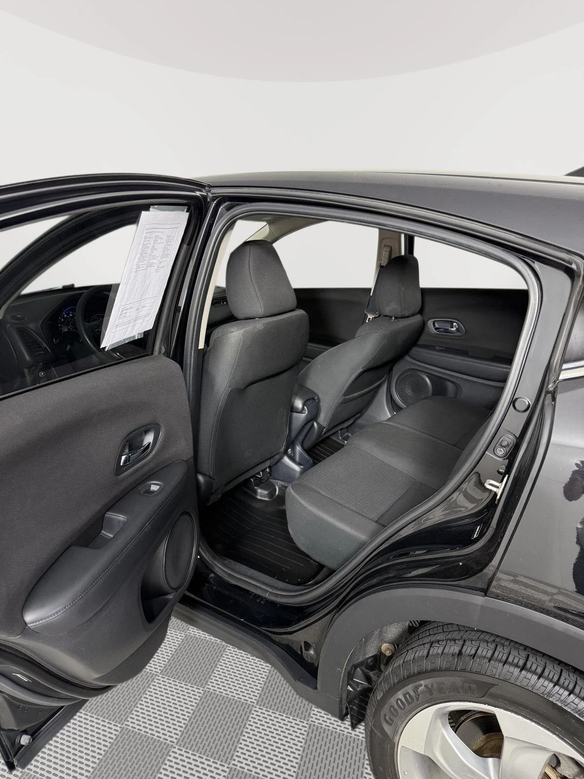 Used 2018 Crystal Black Pearl Honda LX image 3