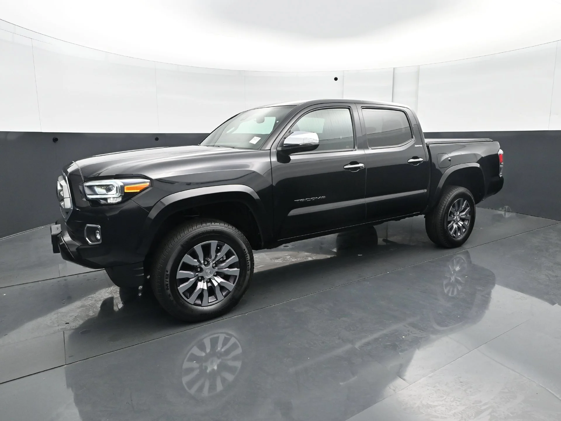 Used 2021 Toyota Tacoma Limited with VIN 3TMGZ5AN0MM424521 for sale in Wayzata, Minnesota