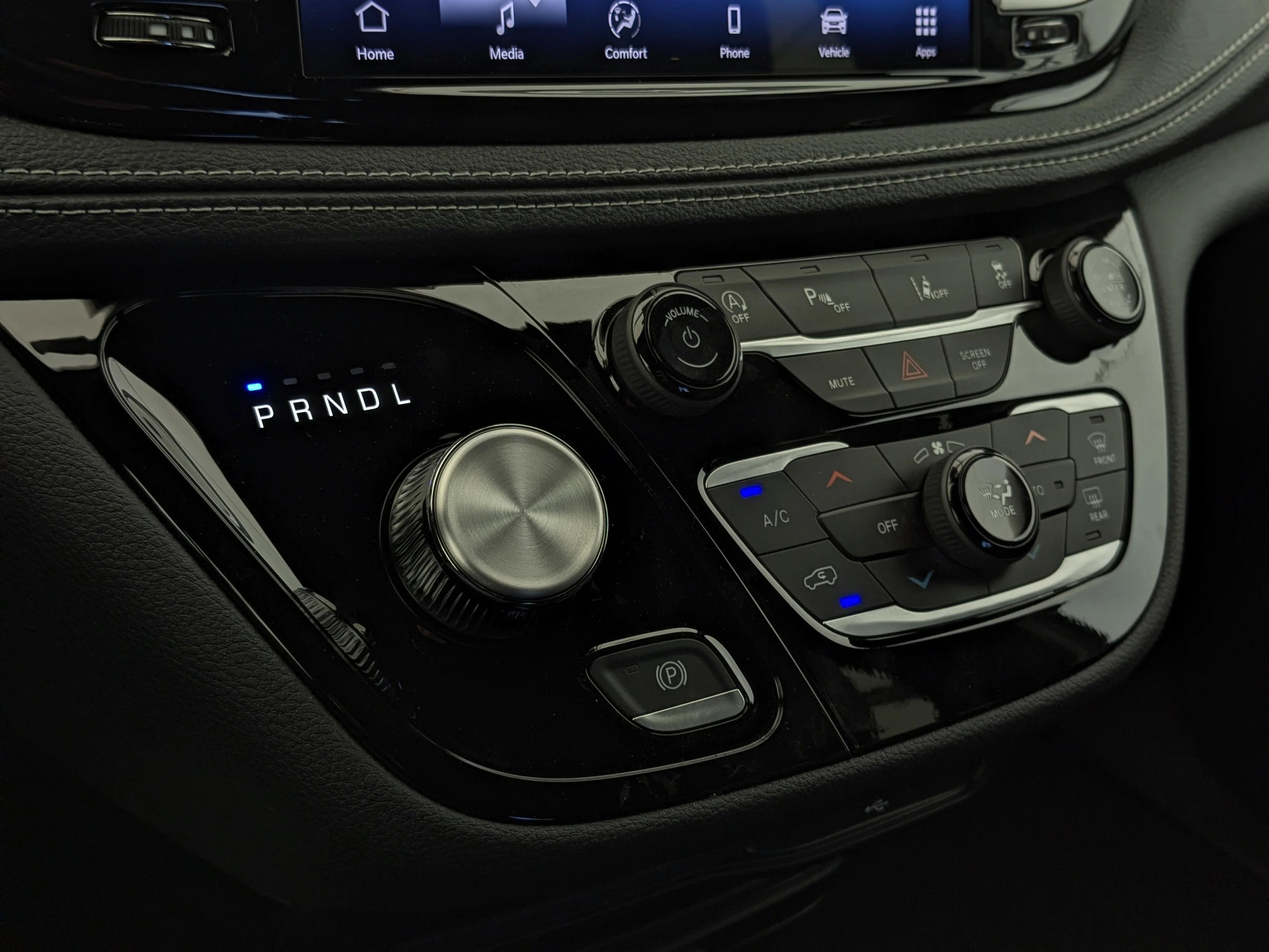 New 2026 Black Chrysler Select AWD - - 3.6L Pentastar VVT V6 - S Appearance Pkg w/ 20 Whls - Safety Sphere w/ 360 Camera & image 19