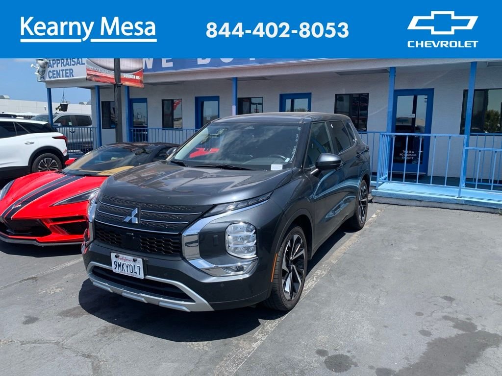 Used 2024 Black Mitsubishi SE image 1