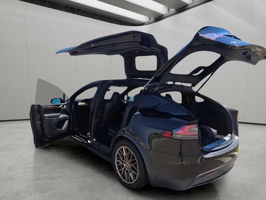 Used 2018 Black Tesla P75D image 12