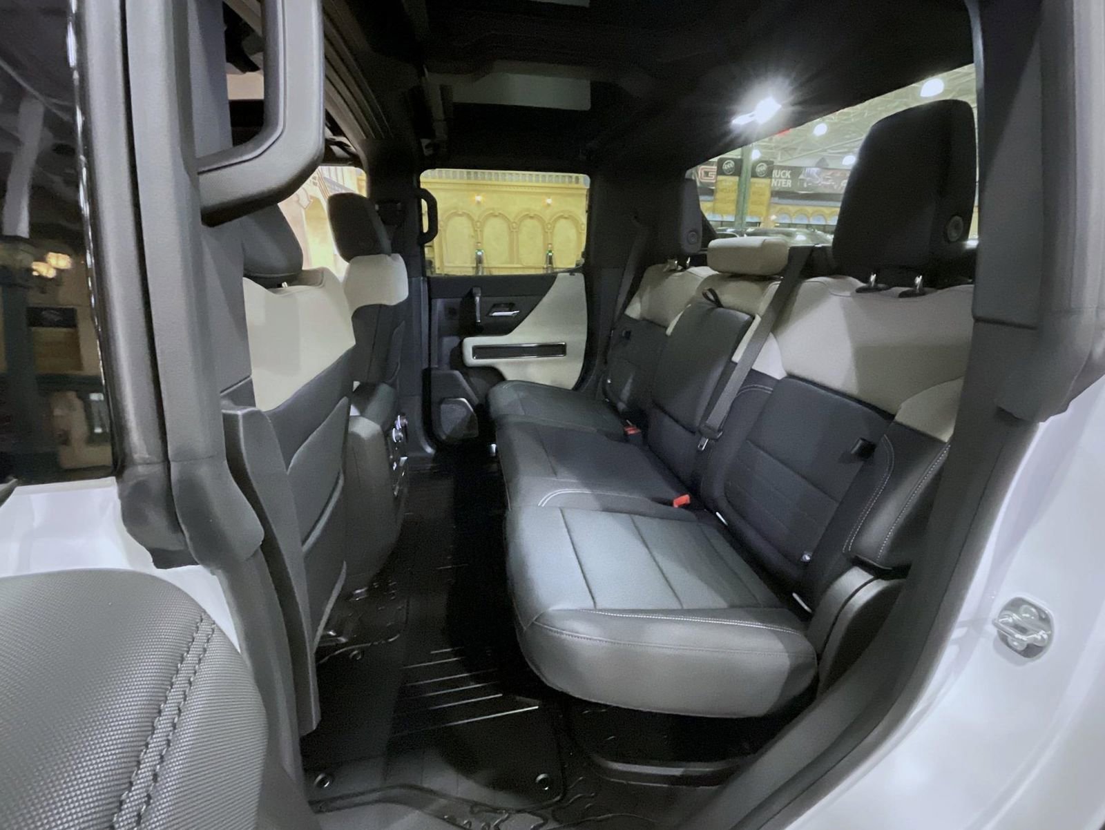 2026 GMC HUMMER EV 2X - Photo 19