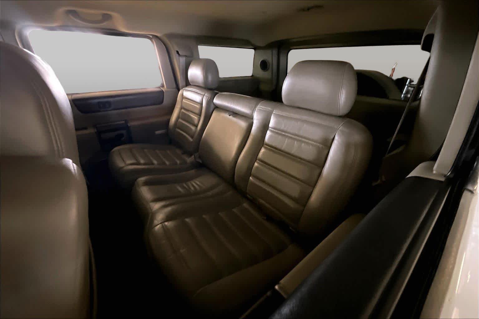 Used 2003 White HUMMER  image 17