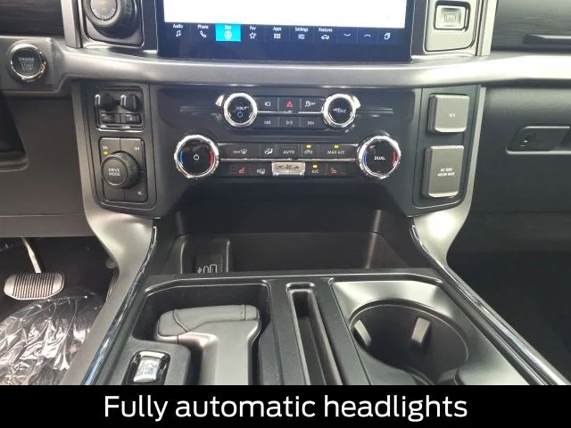 New 2026 Oxford White Ford XLT image 21