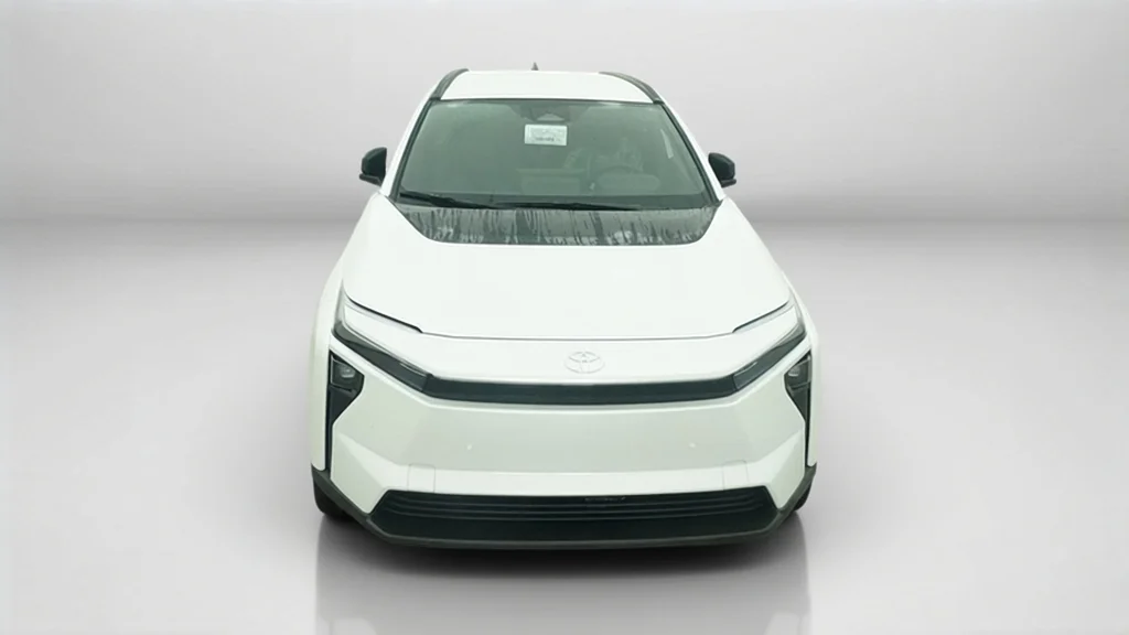 New 2027 Wind Chill Pearl Toyota XLE image 16