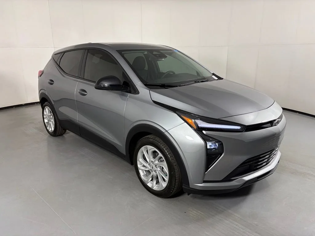 New 2027 Sterling Grey Metallic Chevrolet LT image 2