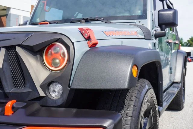 Used 2014 Gray Jeep Unlimited Sport image 10
