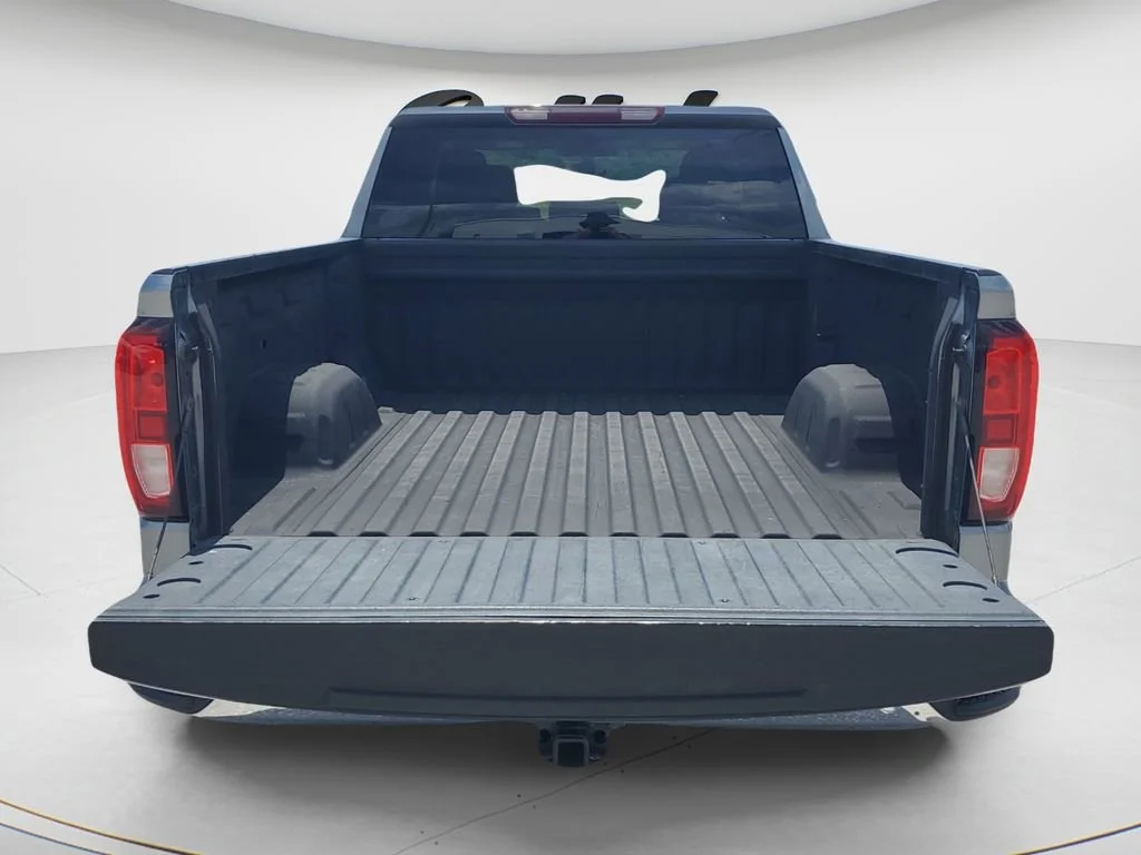 Used 2019 Gray GMC SLE image 9