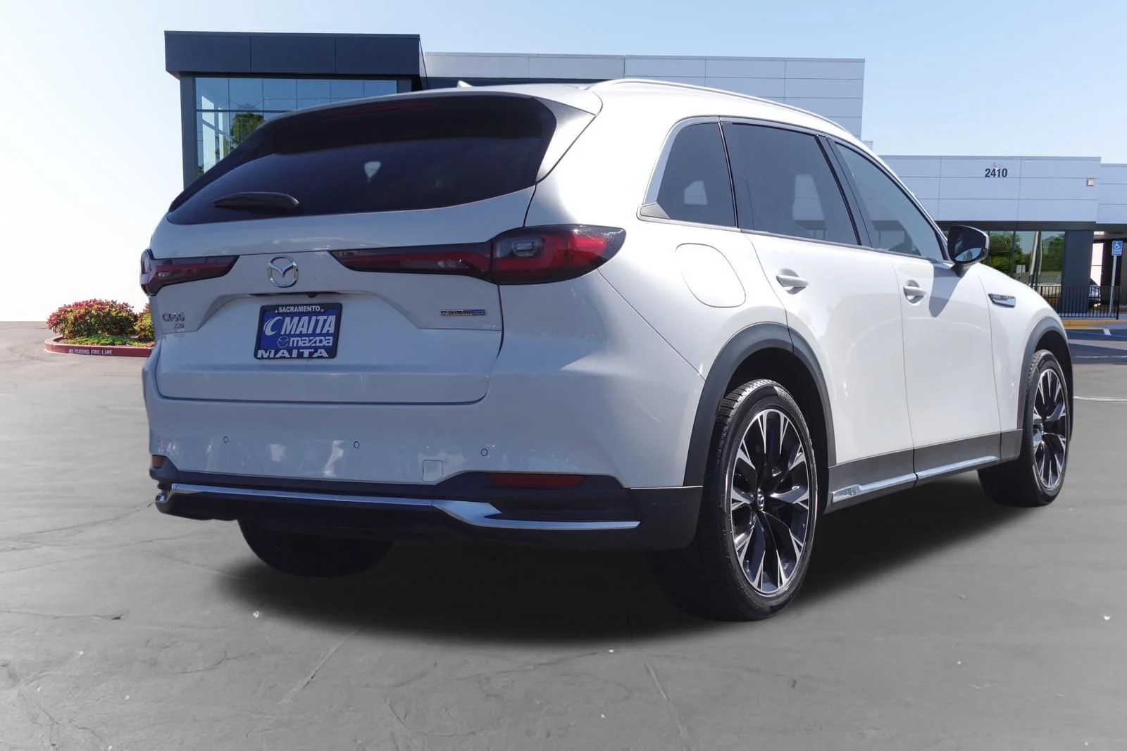 Certified Used 2024 Rhodium White Premium Mazda Premium Plus image 4