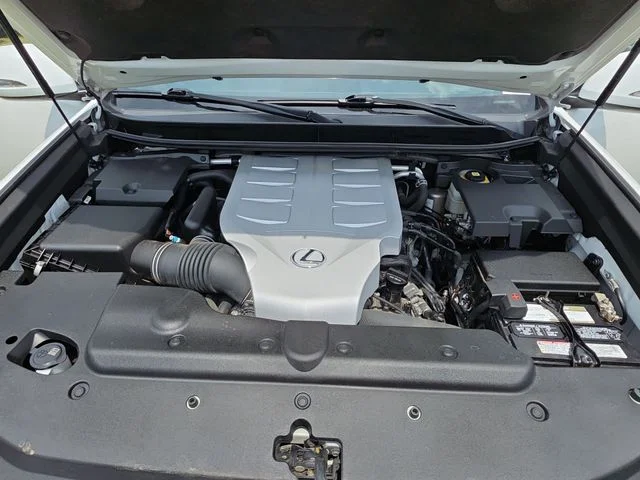 Used 2021  Lexus 460 image 33