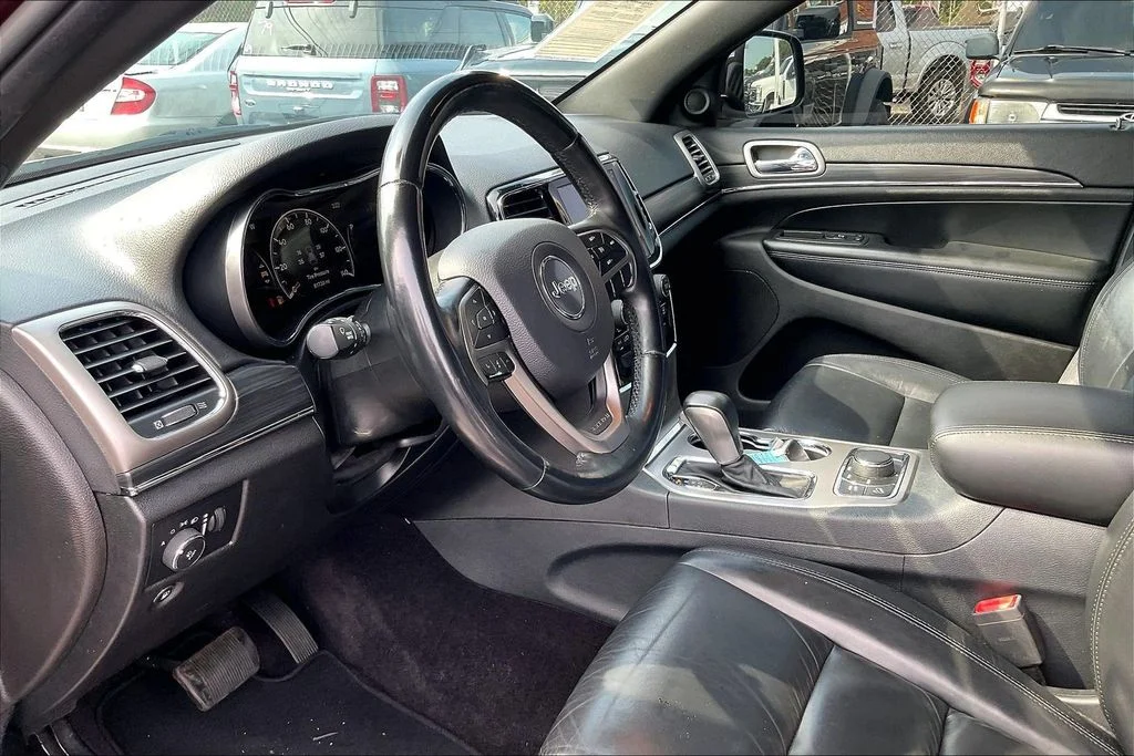Used 2019 Red Jeep Limited image 13
