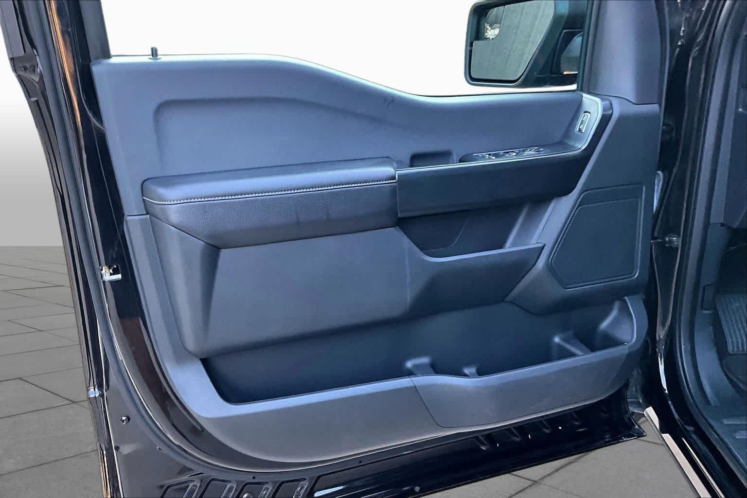 Used 2023 Agate Black Metallic Ford XL image 22