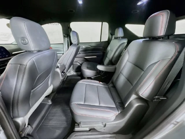 Used 2025 Gray Chevrolet Z71 image 24