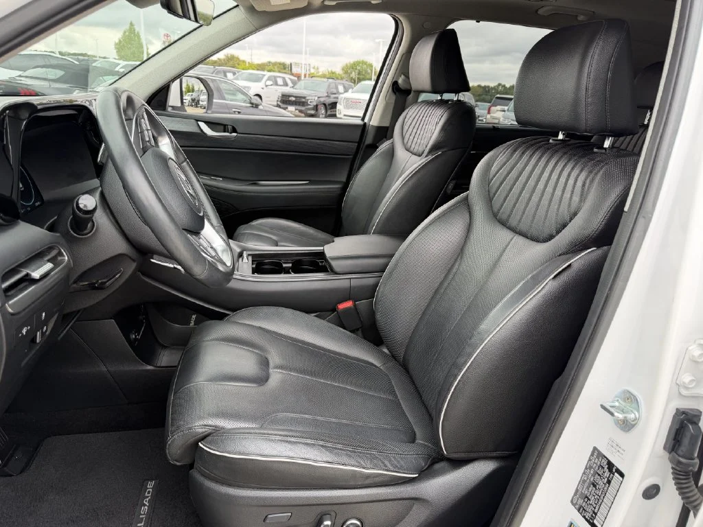 Used 2023 White Hyundai Limited image 24