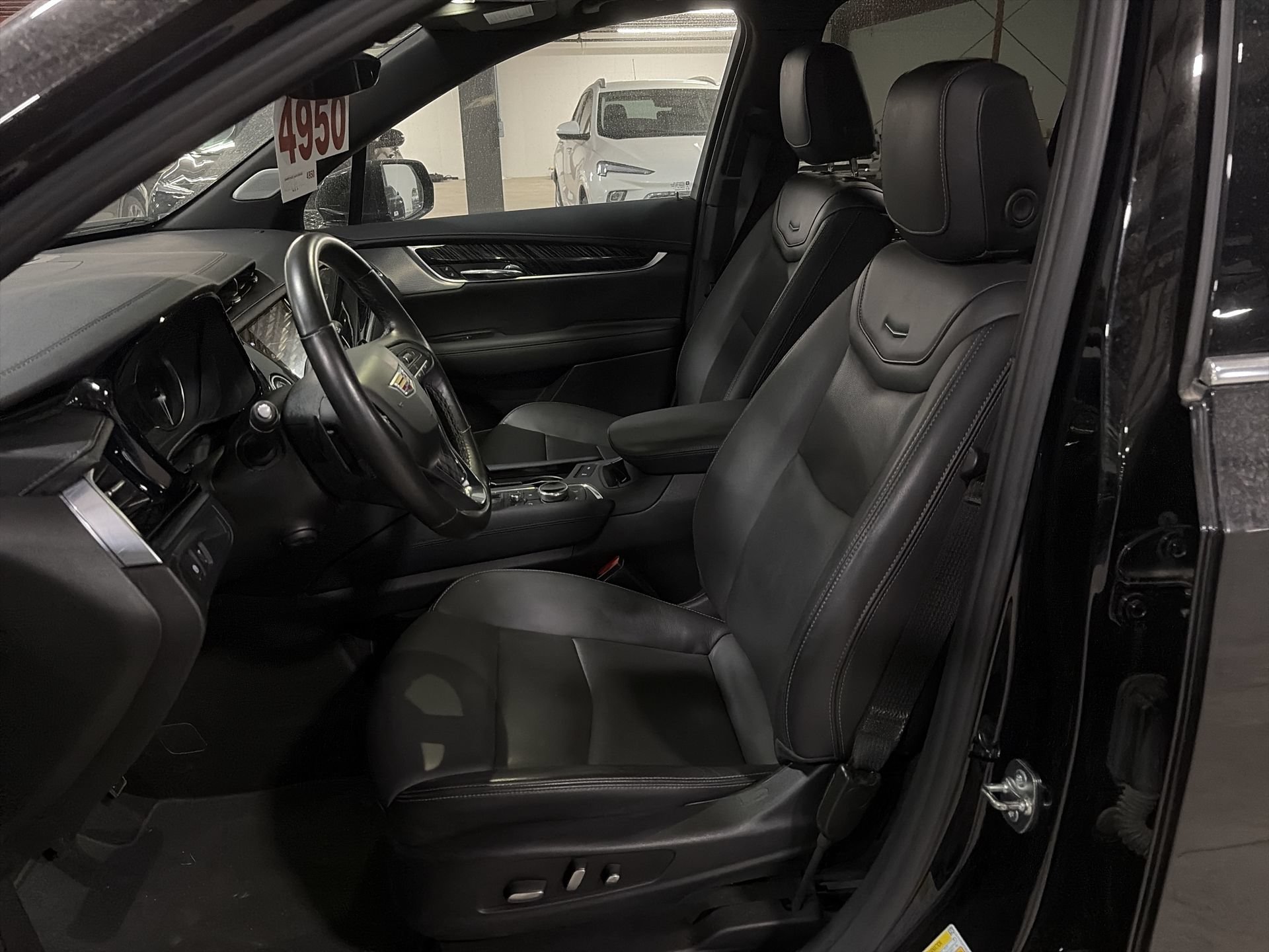 Used 2025 Stellar Black Metallic Cadillac Premium Luxury image 20