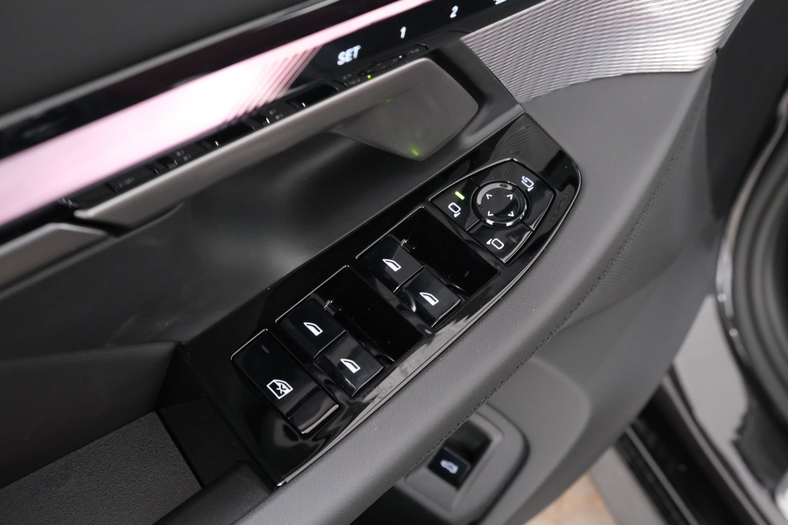 New 2027 Dark Graphite Metallic BMW 530i xDrive image 28