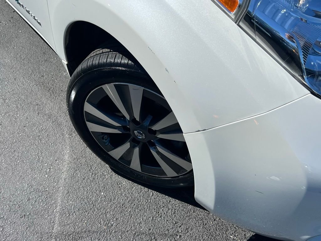 Used 2017 Nissan LEAF SV with VIN 1N4BZ0CP3HC305824 for sale in Kirkland, WA