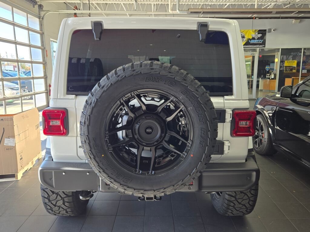 2026 Jeep Wrangler 4-Door Sahara - Photo 14