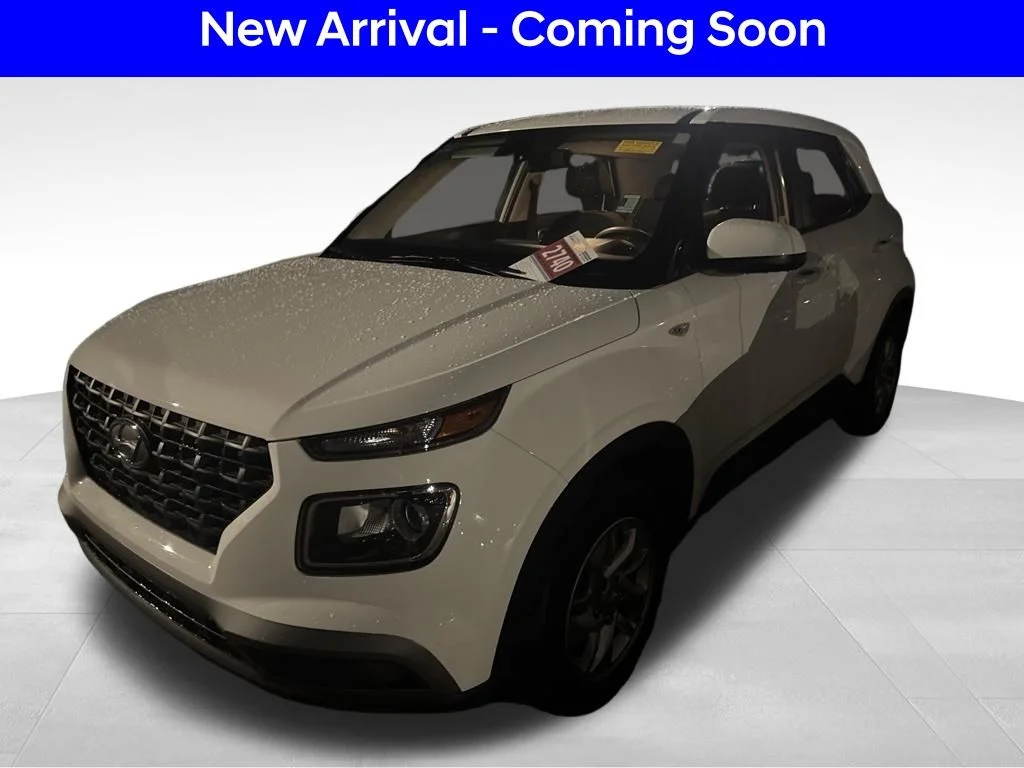 Used 2024 White Hyundai SE image 1