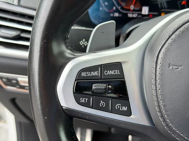 Used 2021 White BMW sDrive40i image 25