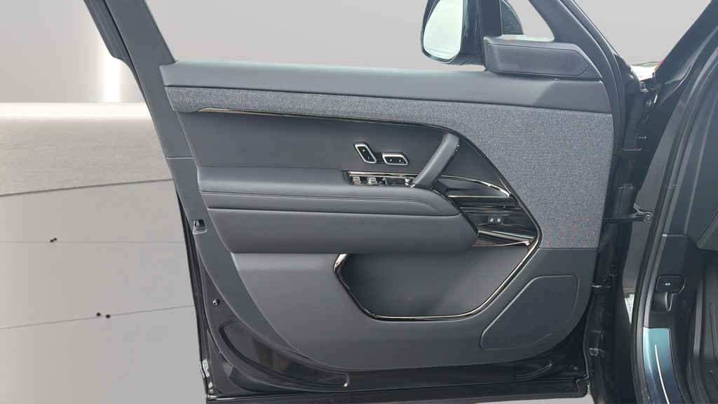 New 2026 Santorini Black Land Rover Dynamic SE image 20