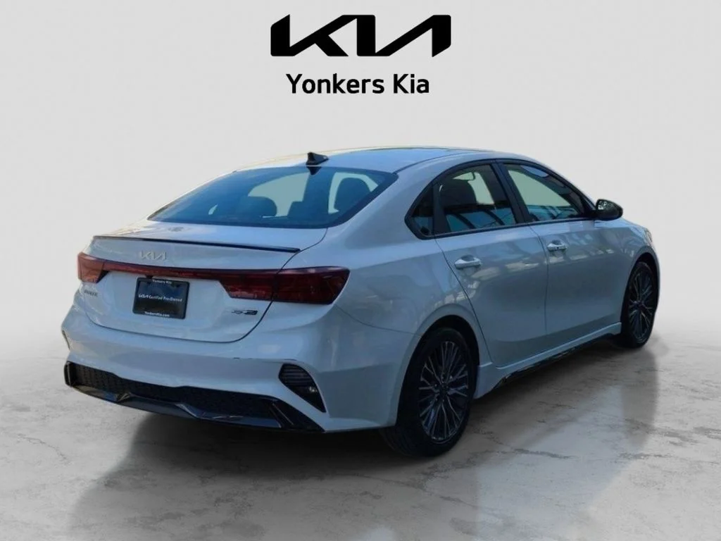 Used 2023 White Kia GT-Line image 6