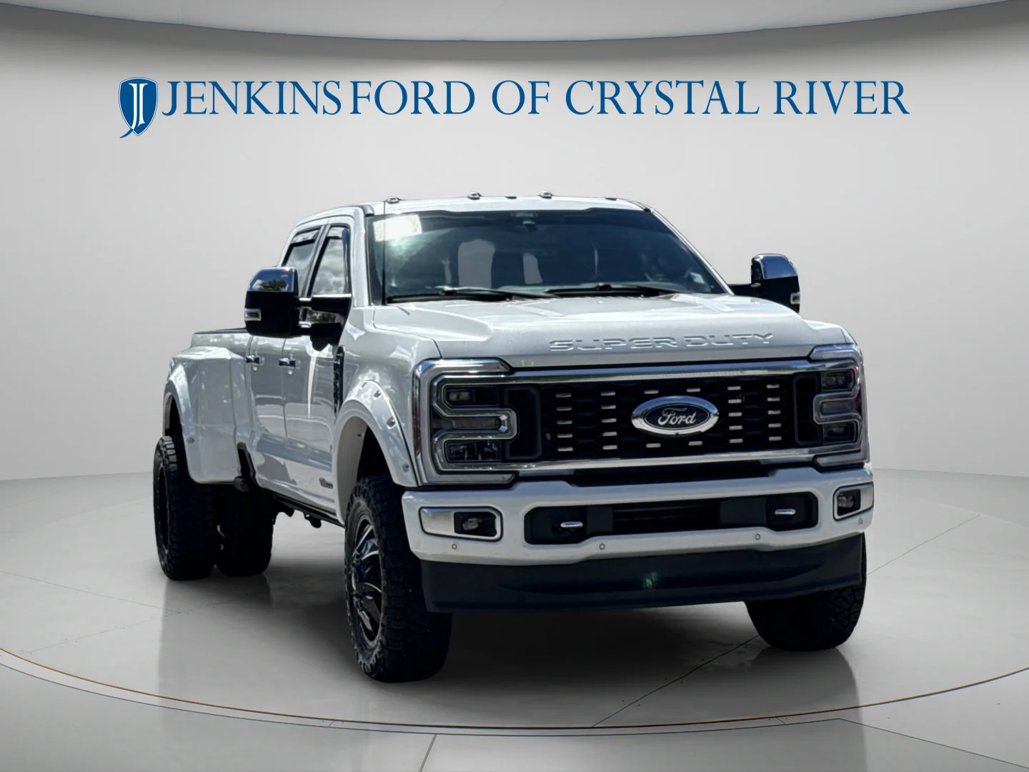 Used 2024 Star White Metallic Tri-Coat Ford Platinum image 14