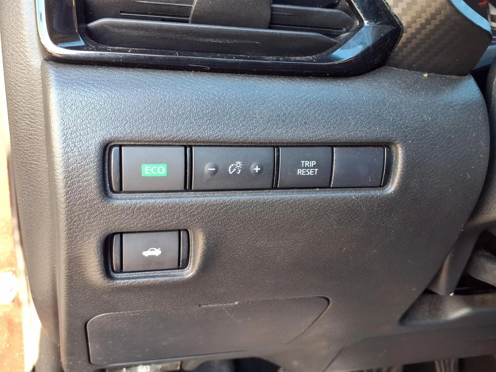 Used 2022 Rosewood Metallic Nissan SV image 7