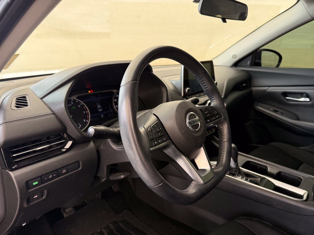 Used 2020 Rosewood Nissan SV image 12