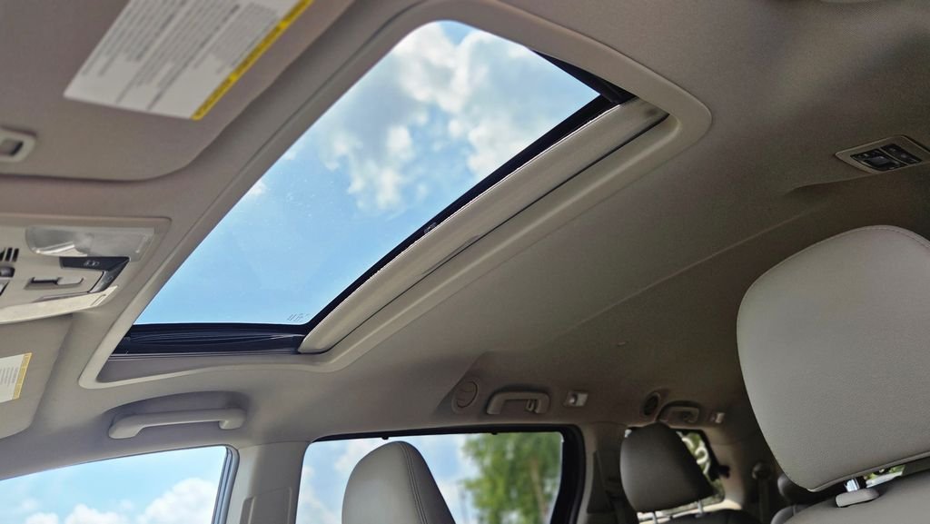 Used 2015 Blue Toyota XLE image 14