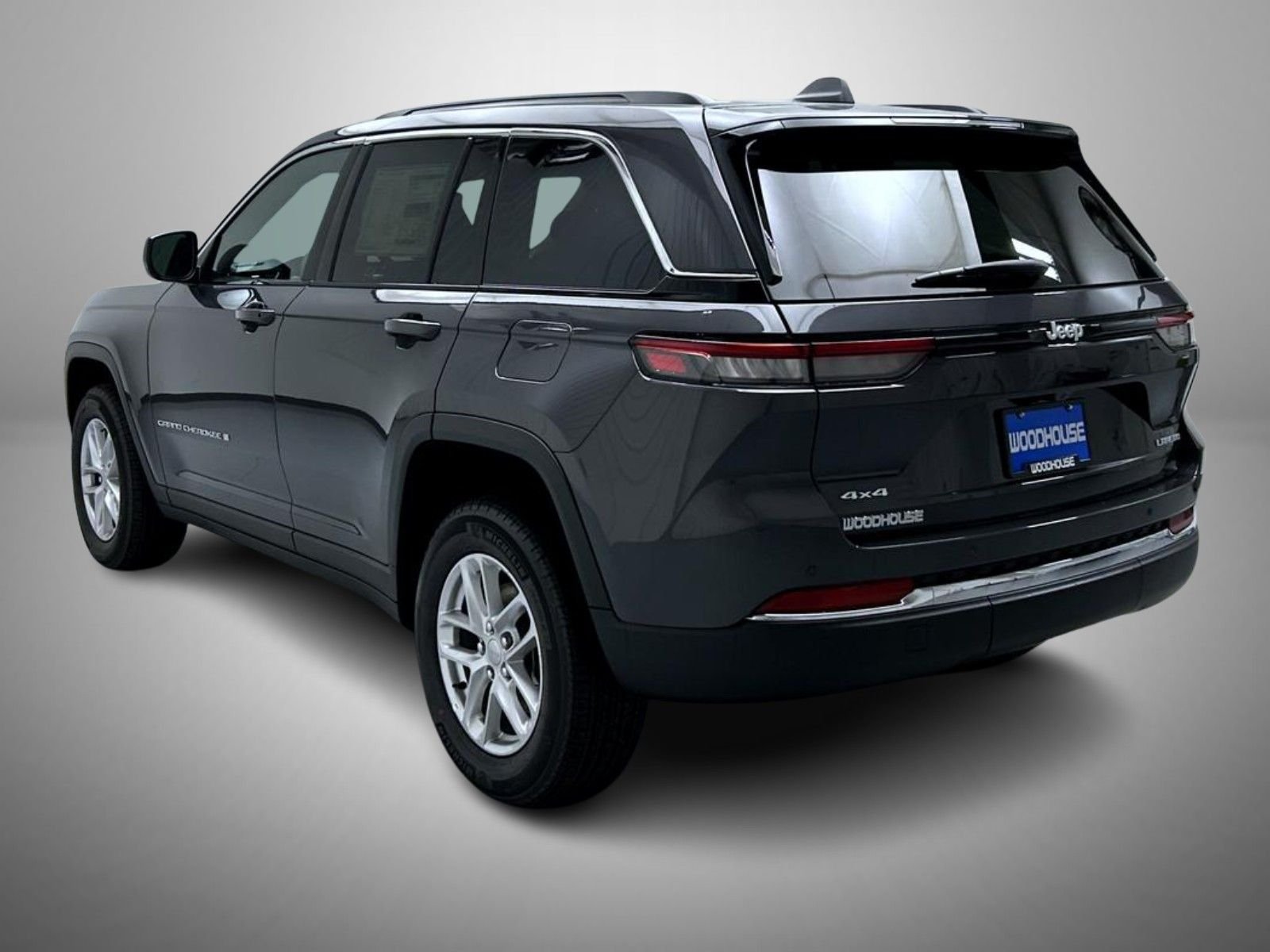 New 2026 Baltic Gray Metallic Clear-Coat Exterior Paint Jeep Laredo X image 7