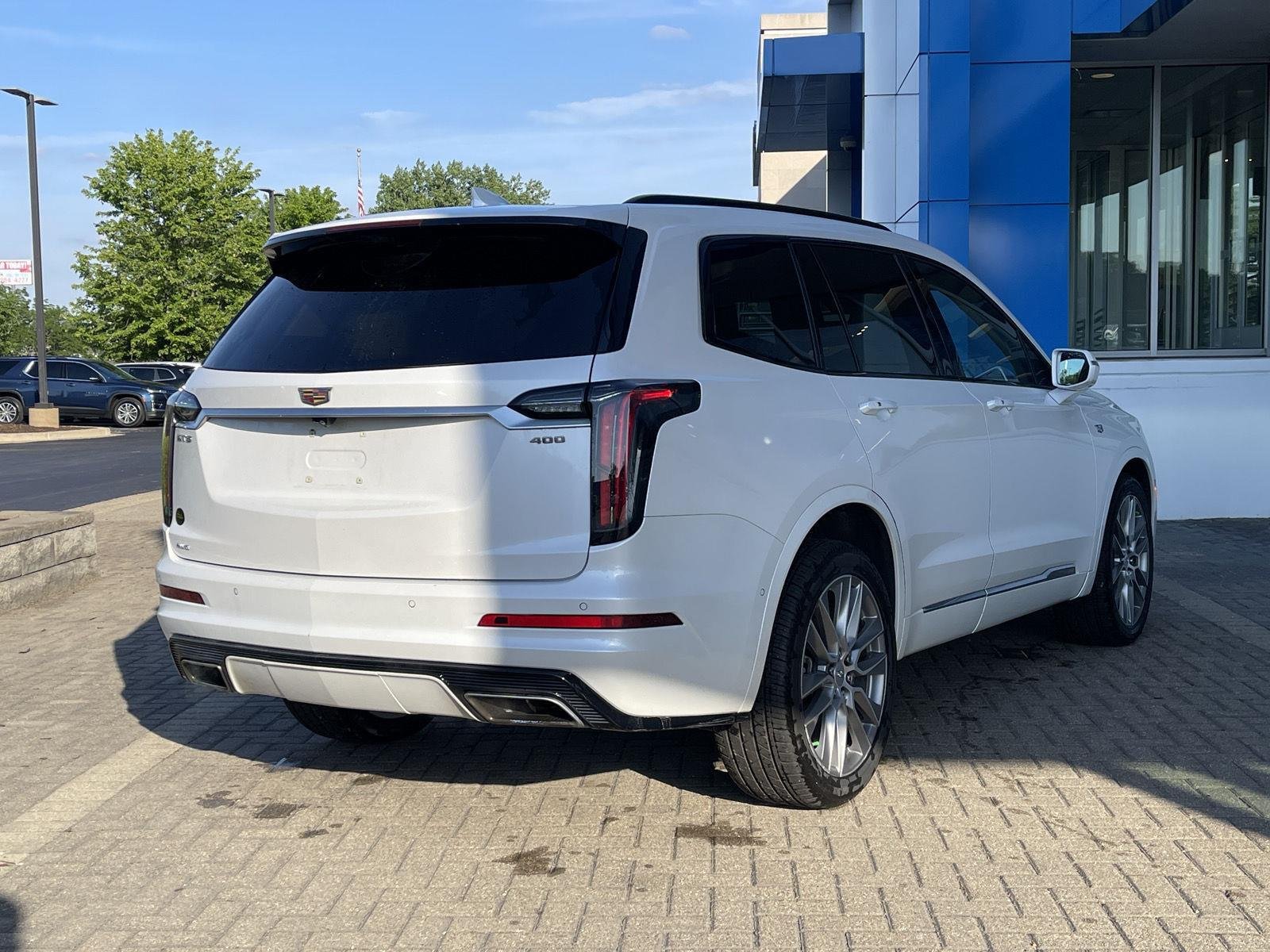 Used 2020 CRYSTAL WHITE TRICOAT Cadillac AWD Sport image 5