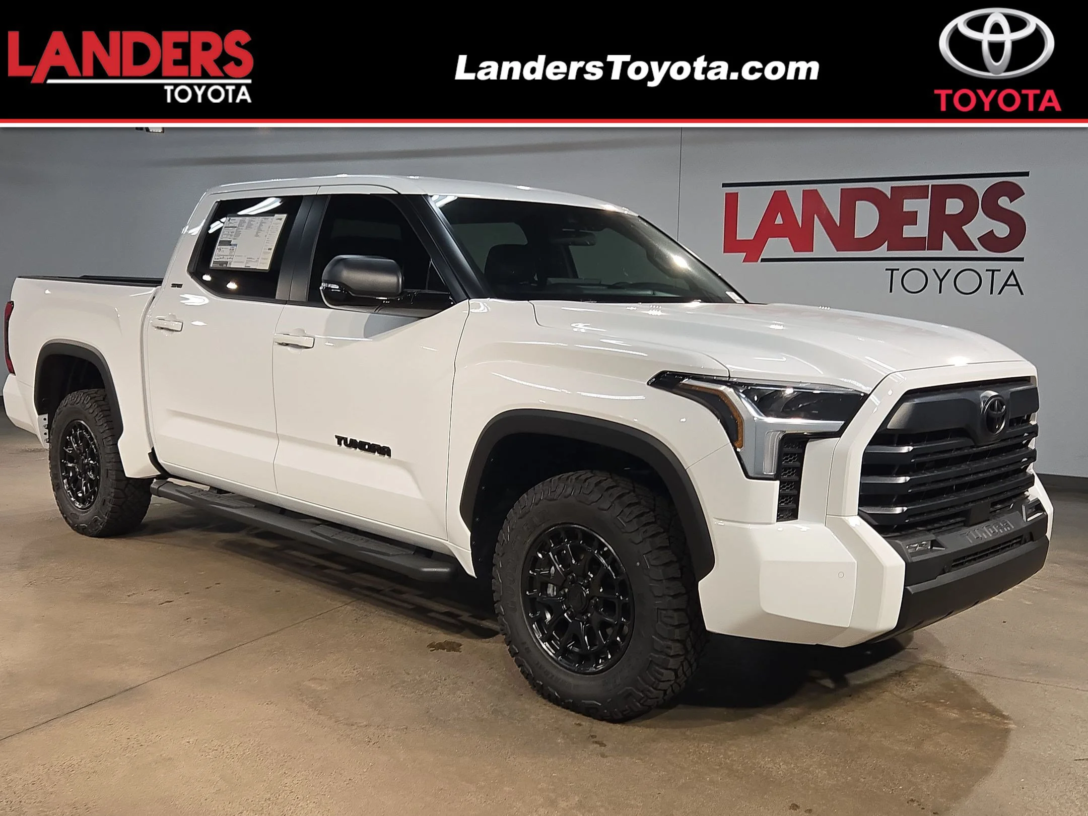 Tundra 英語 New 2026 Toyota Tundra 4WD SR5 Crew Cab Pickup in Little Rock
