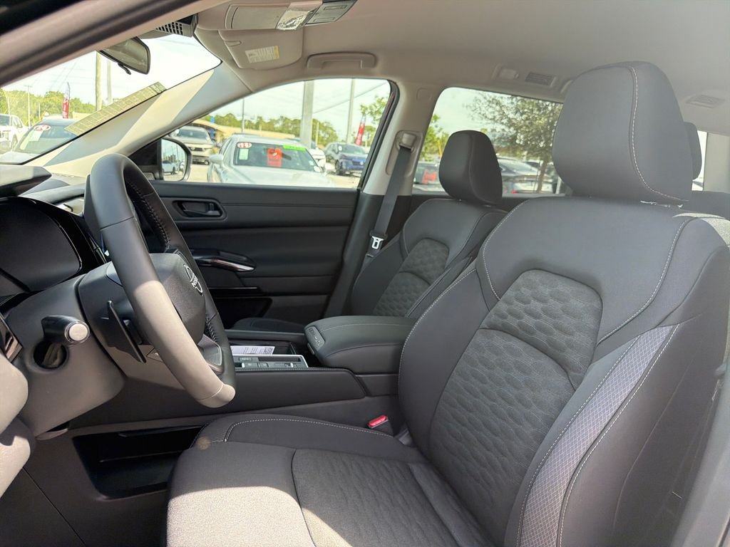 New 2026 Nissan Pathfinder SV 4D Sport Utility