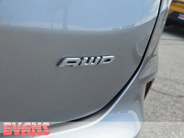 Used 2024 Silver Ford Titanium image 3