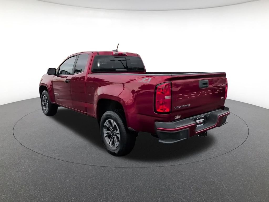 Used 2022 Red Chevrolet Z71 image 11
