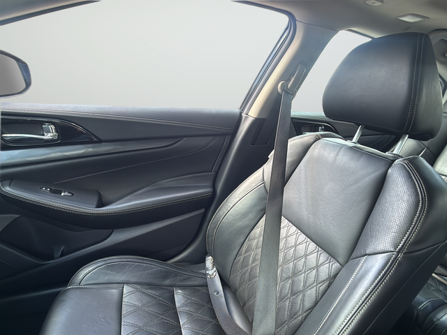 Used 2023 Black Nissan Platinum image 29