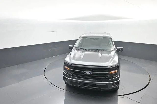 New 2026 Carbonized Gray Metallic Ford XLT image 25